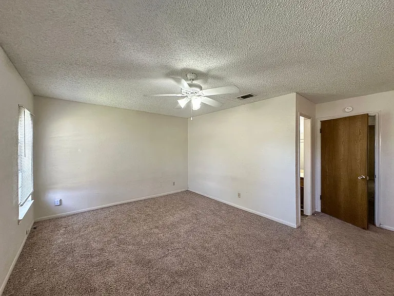 2408 Lake Rd — Photo 22