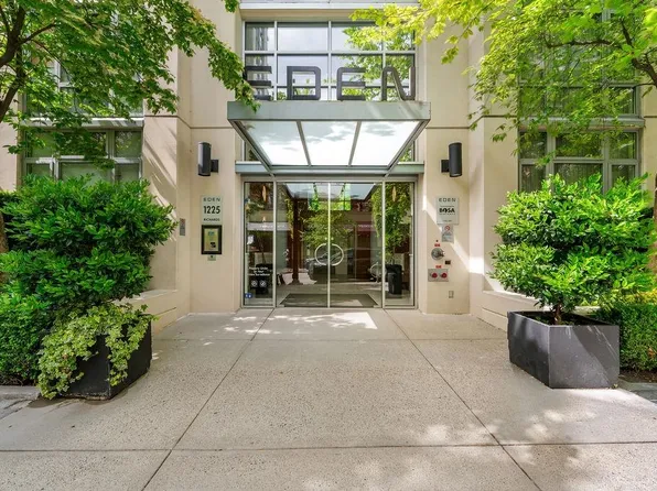 1225 Richards St #509, Vancouver, BC V6B 1E6