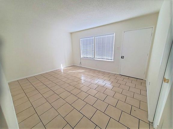 4th image of 835 W Beach Ave APT 5