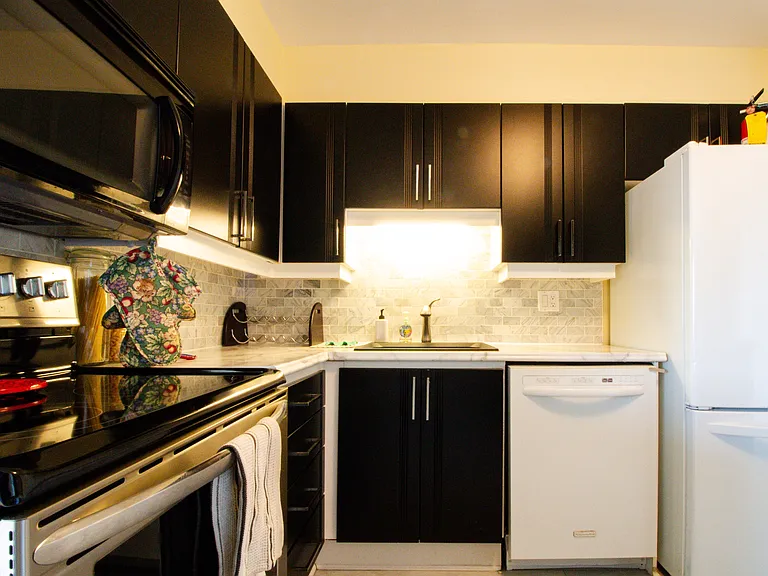 370 Dominion Ave #1104 — Photo 3