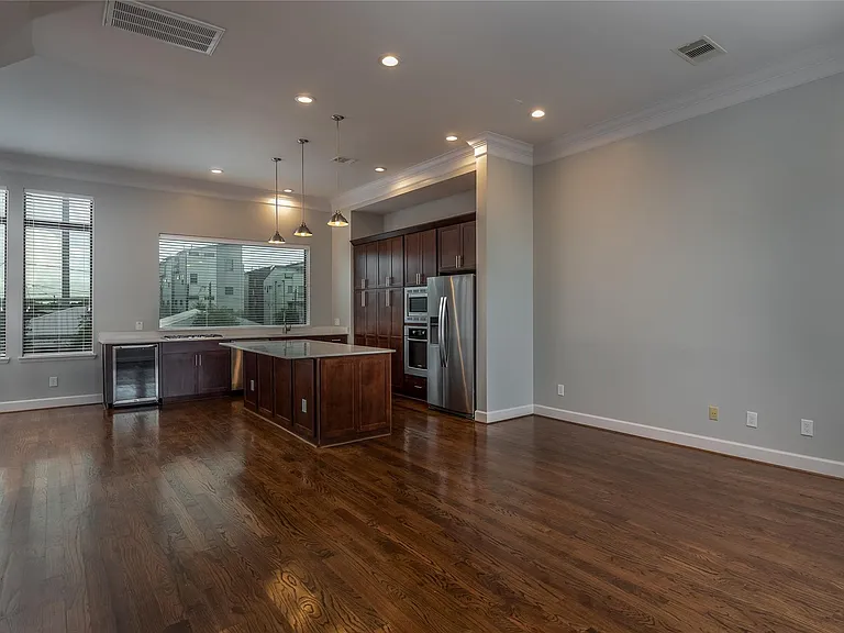 1418 Shearn St — Photo 5