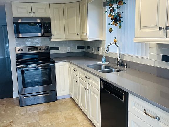 4th image of 12404 E Eagleswood Dr #D