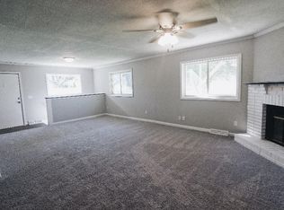 412 8th St, West Des Moines, IA 50265