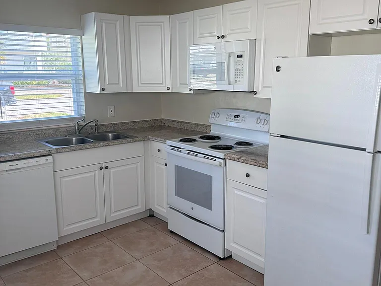 412 W Frances Ave #2 — Photo 14