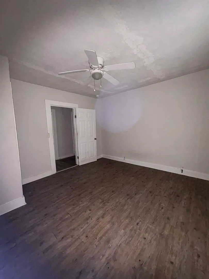 3/2 Single Family Home in Carver Heights — Photo 4