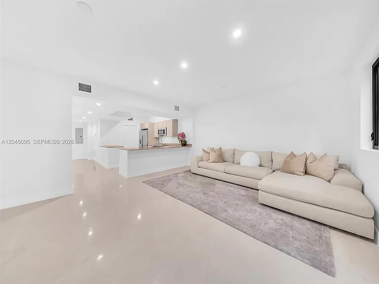 5505 W Oak Way — Photo 8