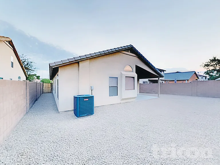 15833 W Moreland St — Photo 19