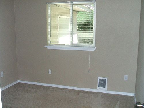 4th image of 16414 74th Ave E