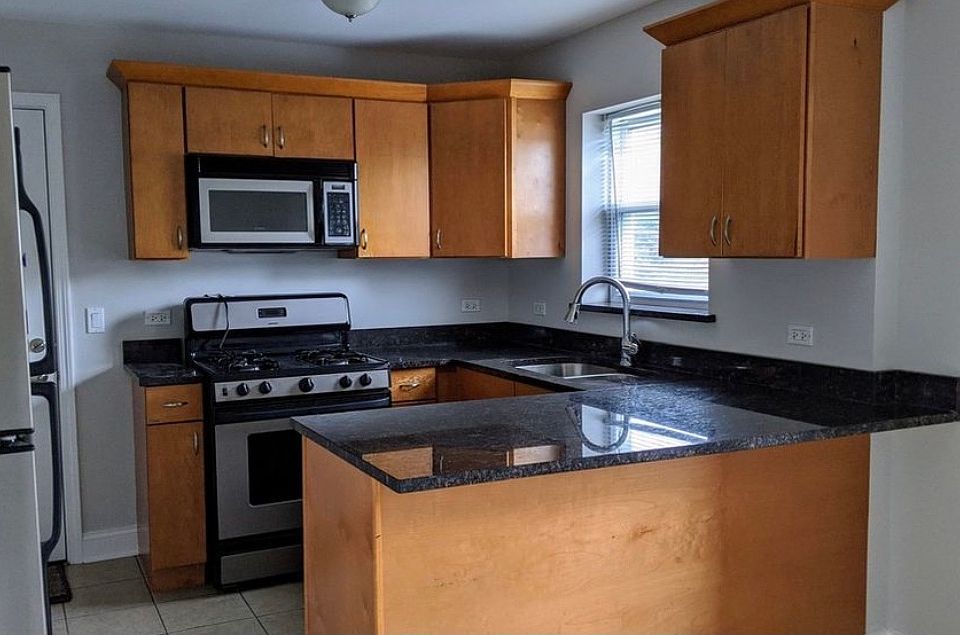 1st image of 301 Bluff Ave APT 2E