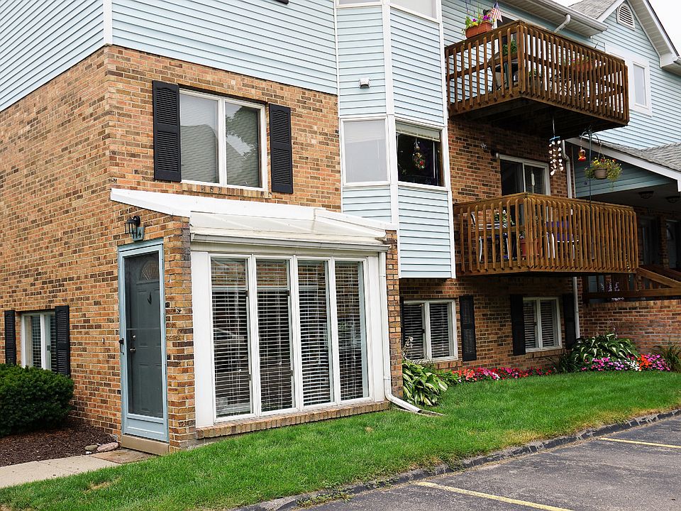 1st image of 114 Pinewood Dr #15