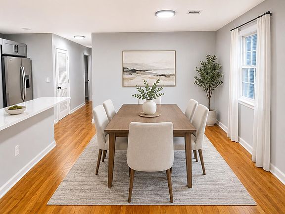 3rd image of 214 Clerk St #2