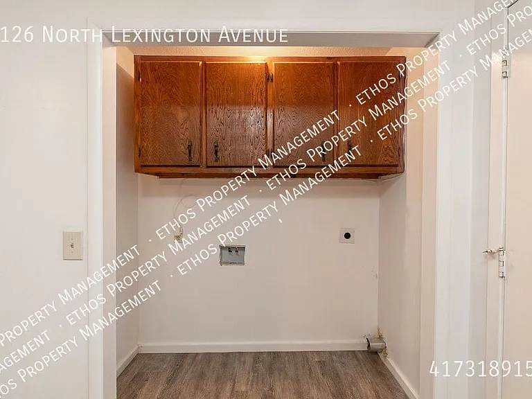 2126 N Lexington Ave — Photo 10