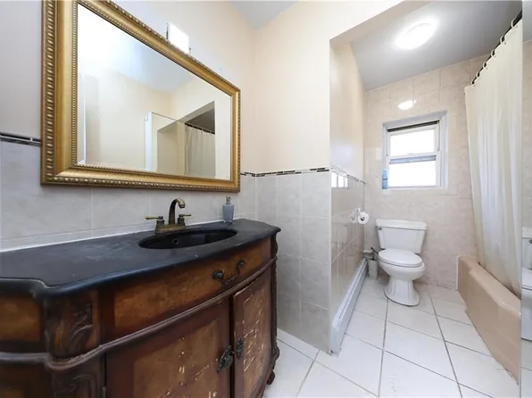 2202 Burnett Street image 23 of 45