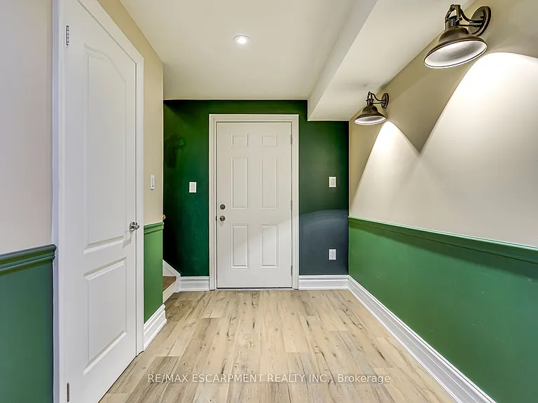 2492 Chaplin Rd — Photo 29