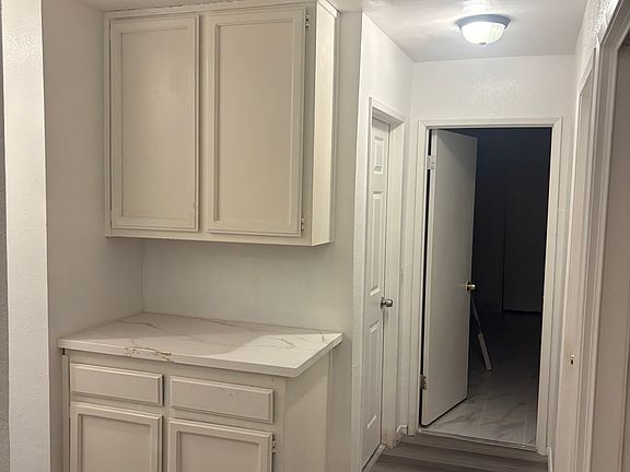5th image of 7920 Cold Creek Ct