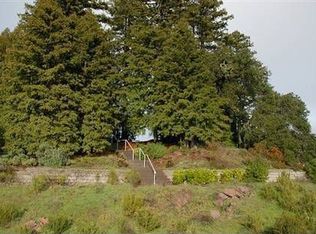 1960 Redwood Dr, Healdsburg, CA 95448