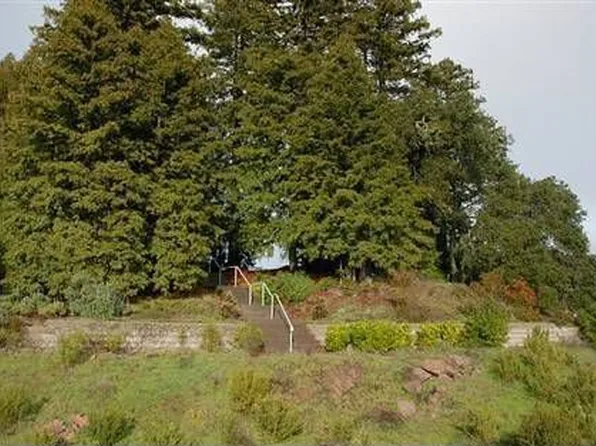 1960 Redwood Dr, Healdsburg, CA 95448