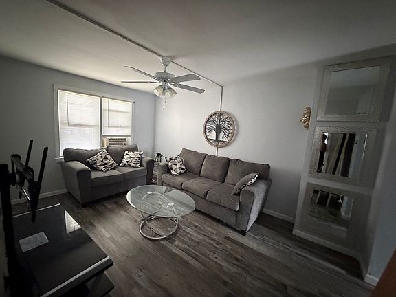 2nd image of 930 Victory Ave Floor 1