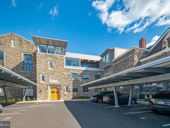 3rd image of 7111 Germantown Ave #403