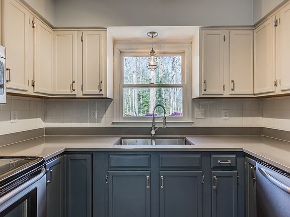 5th image of 12215 Pemwood Ln
