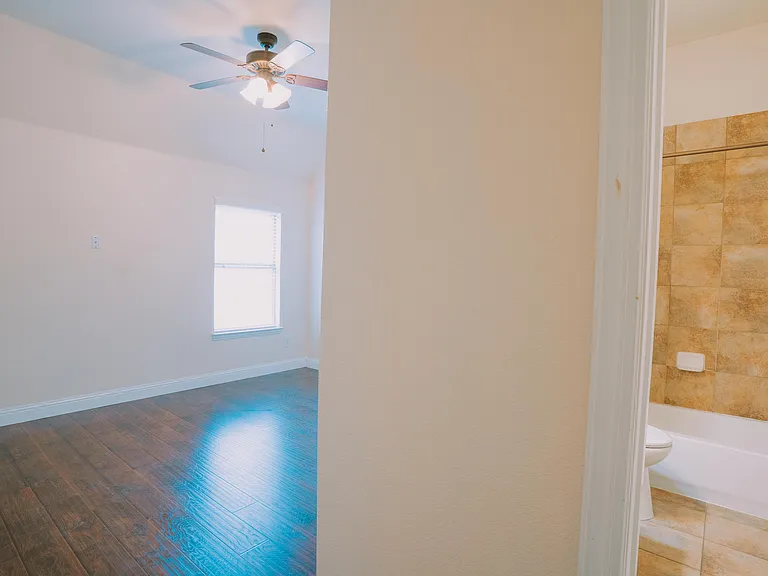3240 Paseo — Photo 36