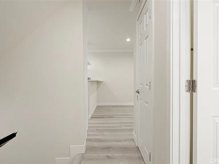 7409 Woodman Ave — Photo 9