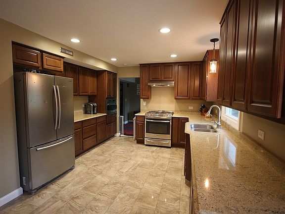 4th image of 5903 Wild Ash Ln