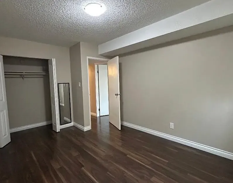 2 bed, 700 sqft, $2,300 — Photo 3
