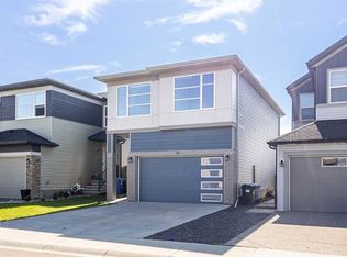 33 N Walcrest Way SE, Calgary, AB T2X4G4