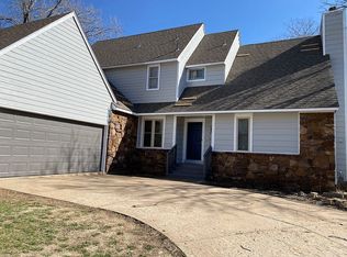 1319 E Brendonwood Rd, Derby, KS 67037