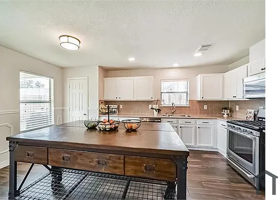 18311 Rexine Ln — Photo 10