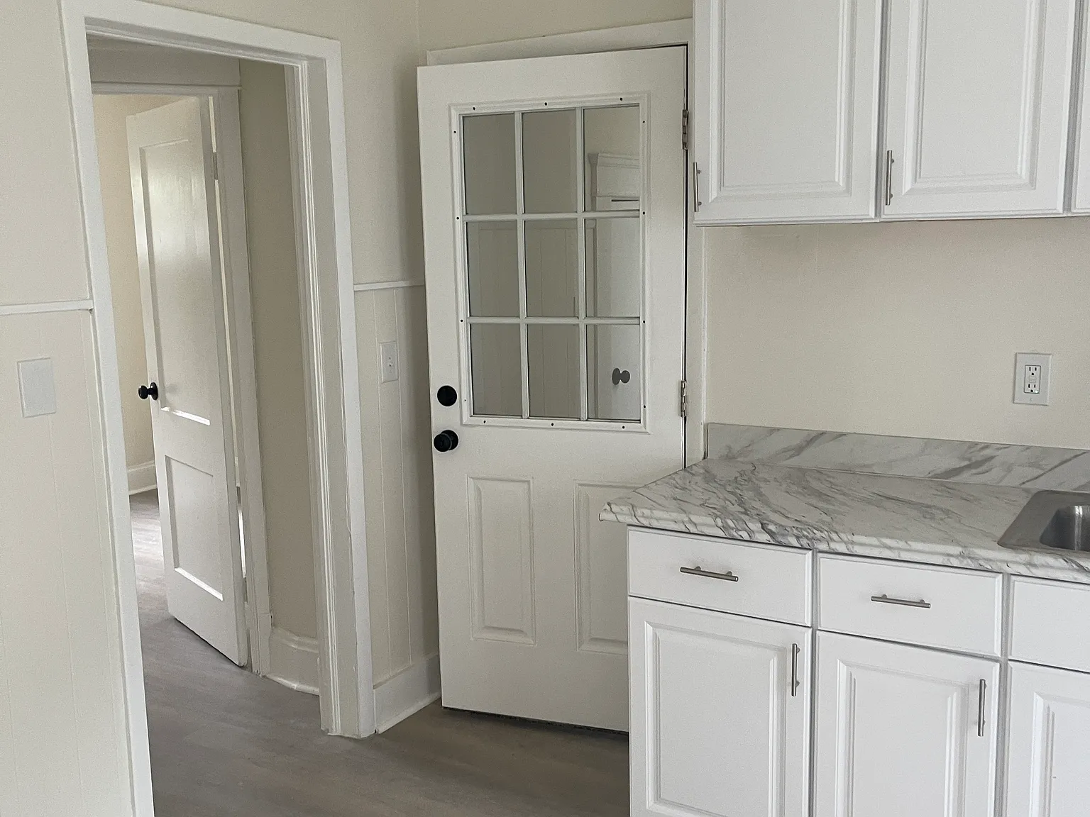 2 bed, 1100 sqft, $1,225 — Photo 3