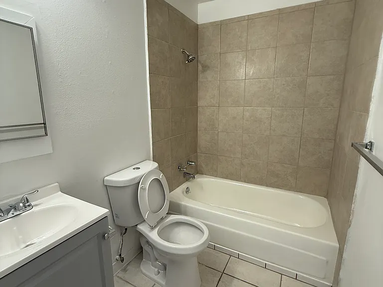 4411 W Victor Ave — Photo 6