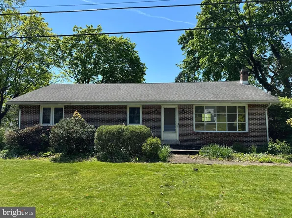 3154 Church St, Hellertown, PA 18055