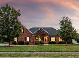 7046 Bovine Ln, Harrisburg, NC 28075