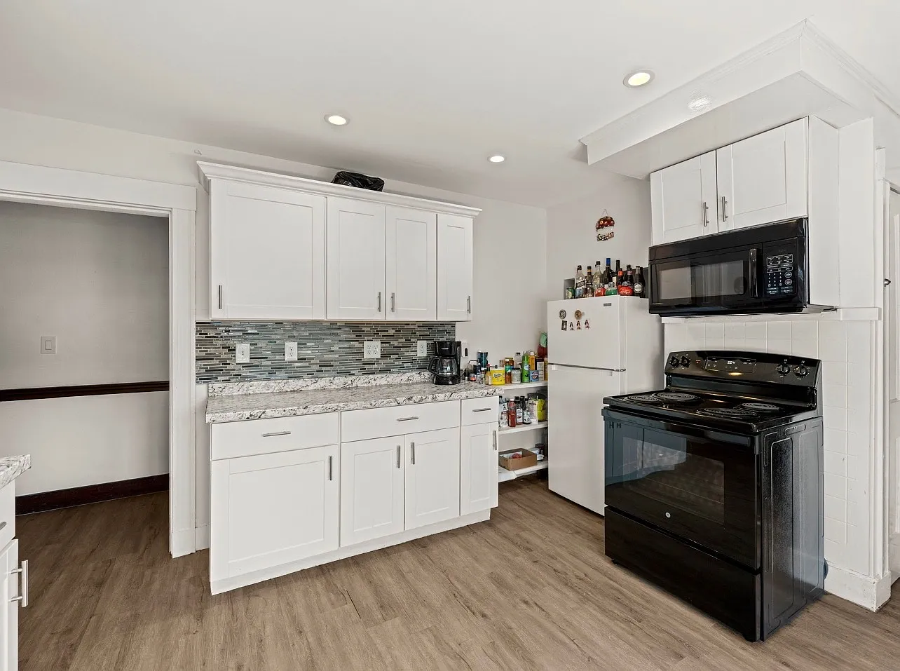 4 bed, 2218 sqft, $3,800 — Photo 2