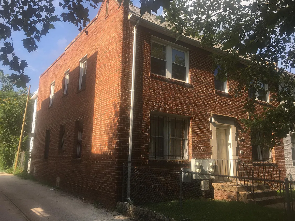 Building Photo - 1638 F St NE