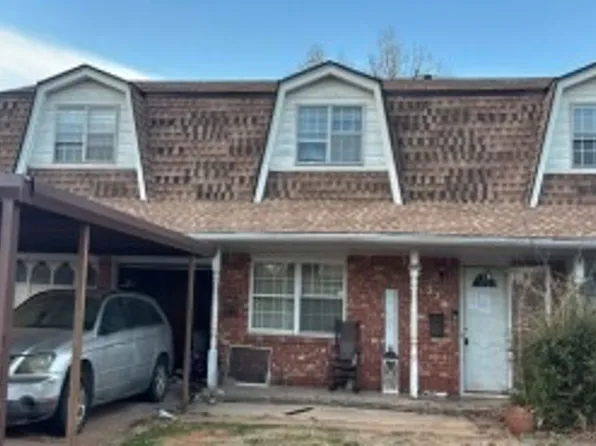 229 Randall Dr, Midwest City, OK 73110