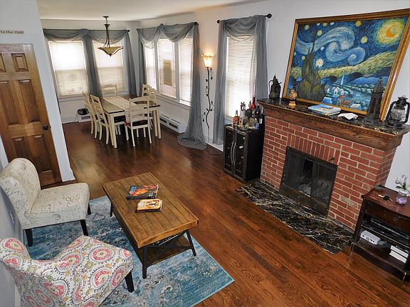 4th image of 315 Stanley Ave