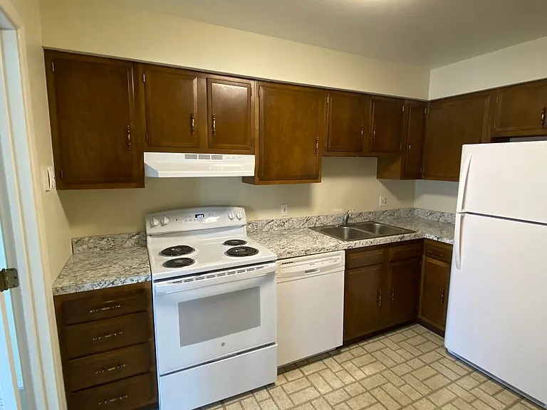 2901 & 2905 Poplar St #&-410 — Photo 7