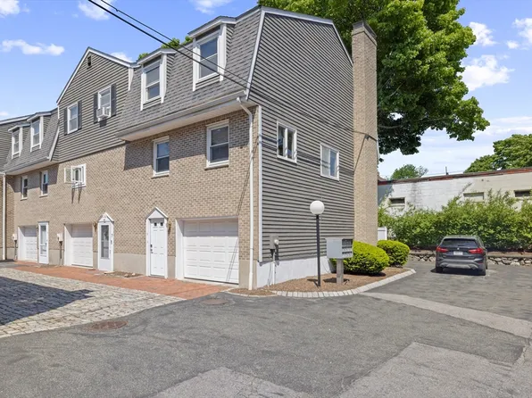 5 Circuit Ln Unit 5, Watertown, MA 02472