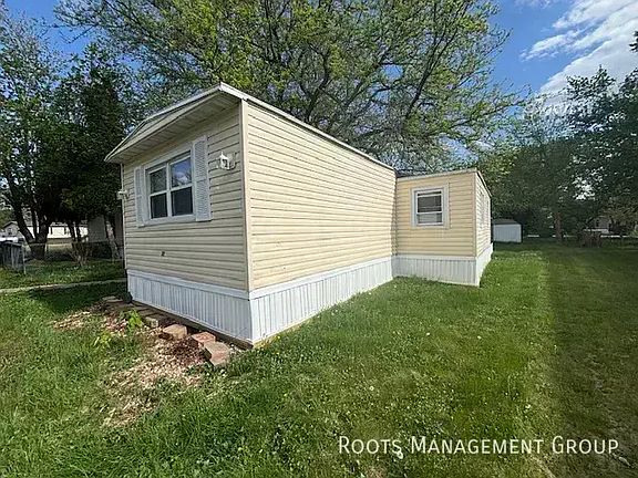 2nd image of 1104 W Inverness St #In1104