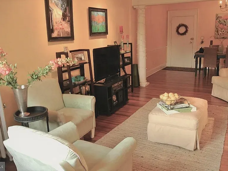 2 bed, 1024 sqft, $3,750 — Photo 3