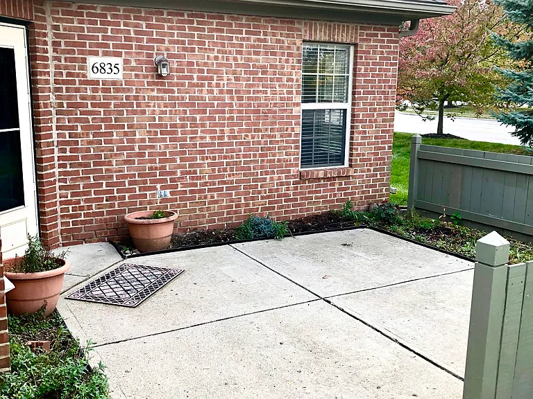 6835 Villabrook Dr — Photo 4