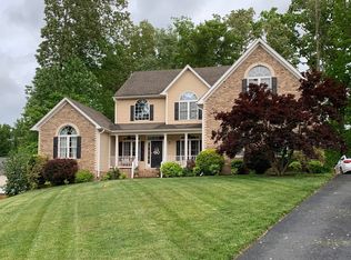 8024 Longfellow Pl, Midlothian, VA 23112