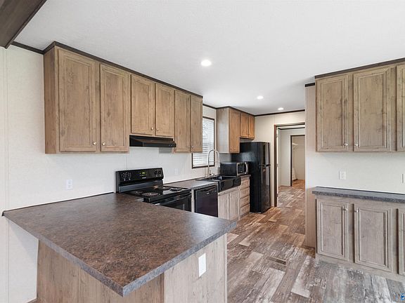 3rd image of 660 Tapscott Rd