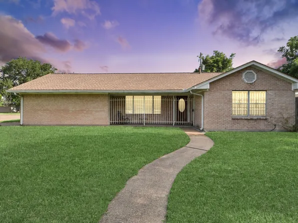 138 W Wellington St, Houston, TX 77076
