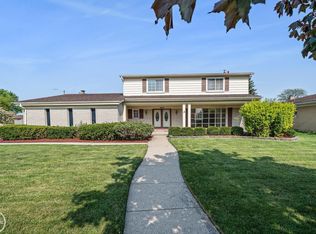 32118 Claeys Dr, Warren, MI 48093