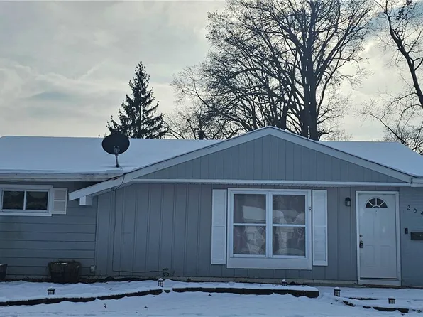 2046 Homewood Dr, Lorain, OH 44055