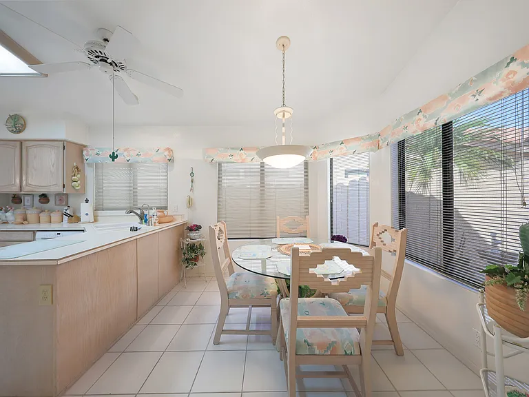 9445 W Taro Ln — Photo 17